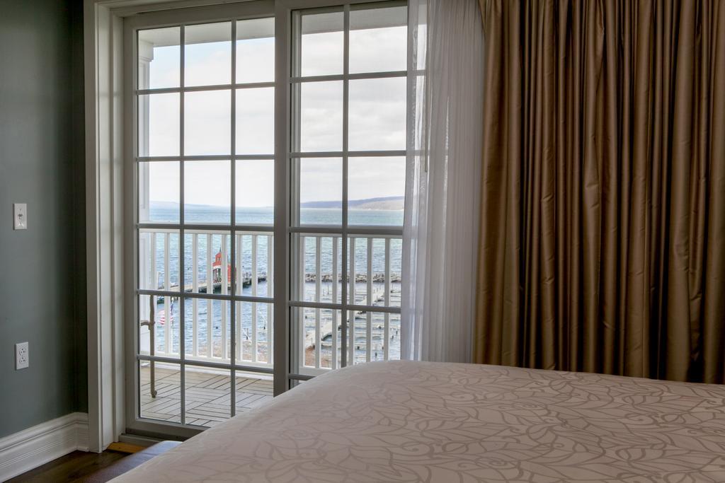 Watkins Glen Harbor Hotel Exterior foto